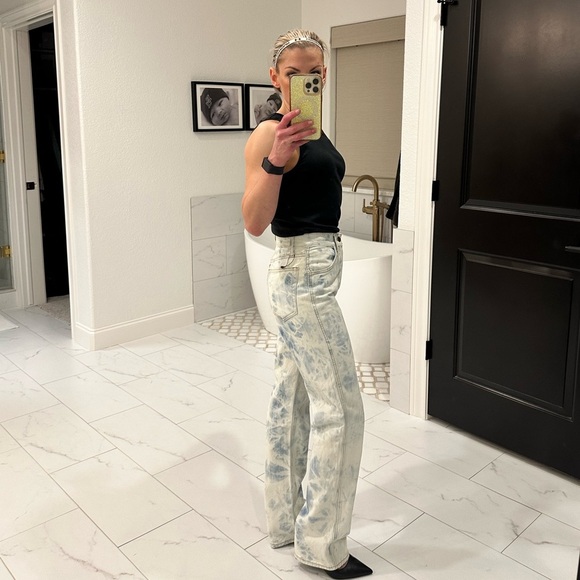 Re/Done Jeans 90s High Rise Loose Light Blue White Tie-Dye Size 25 NWT $279 MSRP - Picture 9 of 13